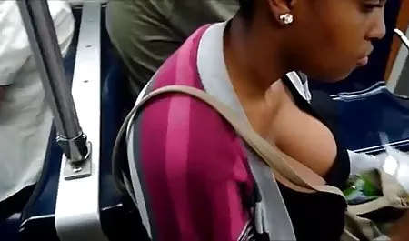 செக்ஸ் ஒரு சூடான ஆபாச இளம் கறுப்பர்கள் மழை