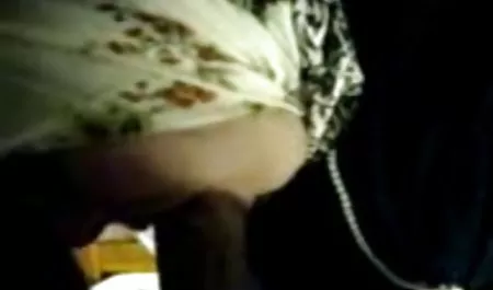 அழகான Lacey வீசும் டைனமைட் முன் நாய் ஆபாச பதினெட்டு